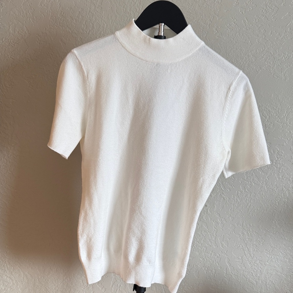 White Short Sleeve Knit Top